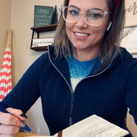 Meet your Posher, Whitney - Picture 3 of 14